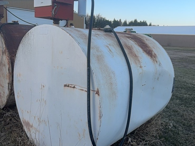 1000-gallon-fuel-tank-with-pump-image-3