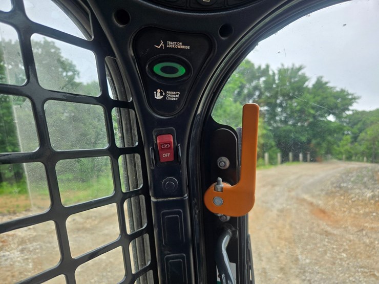 2023-bobcat-t650-image-29