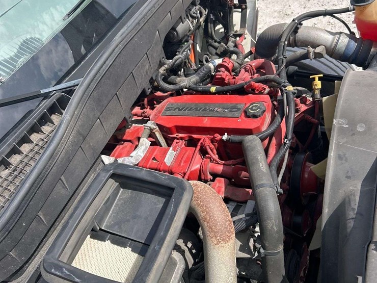 2018-international-durastar-4300-image-11