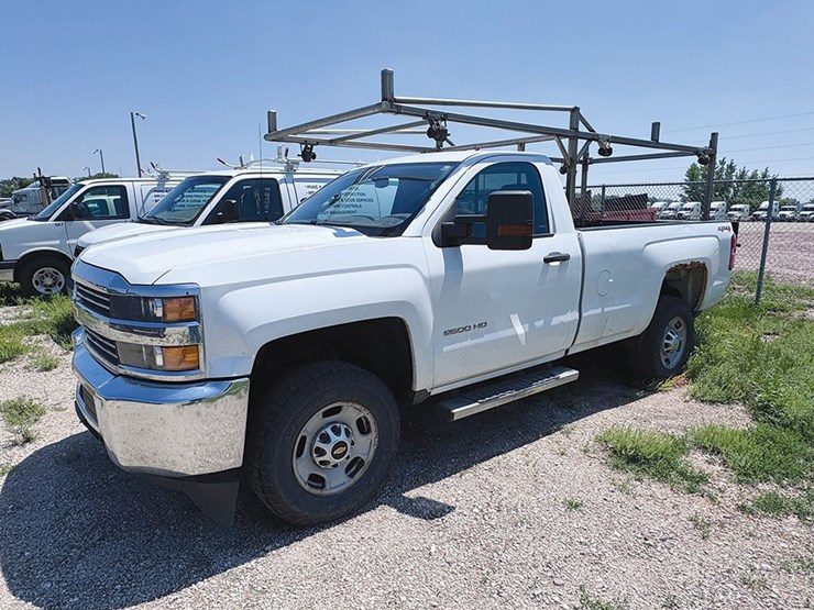 2015-chevrolet-2500hd-image-1