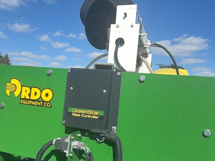 2000-john-deere-1910-image-85