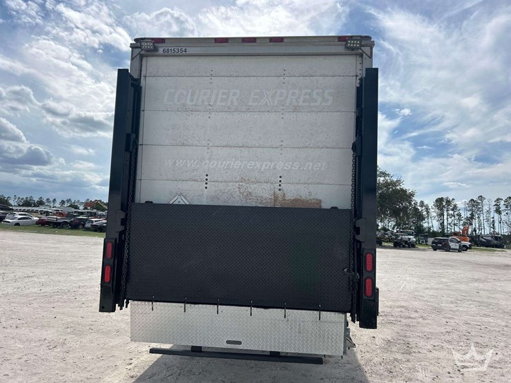 2018-international-durastar-4300-image-25