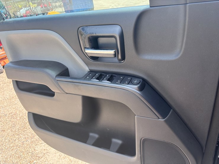 2017-chevrolet-1500-image-11