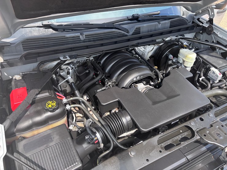 2017-chevrolet-1500-image-13