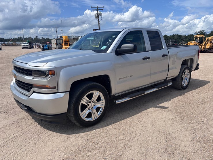 2017-chevrolet-1500-image-1