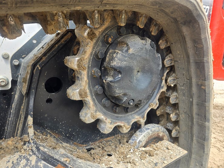 2024-bobcat-t650-image-52