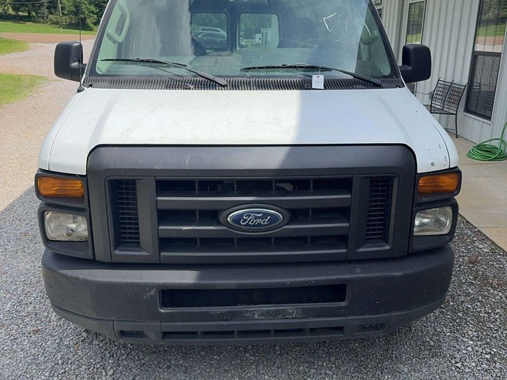 2013-ford-e150-image-6