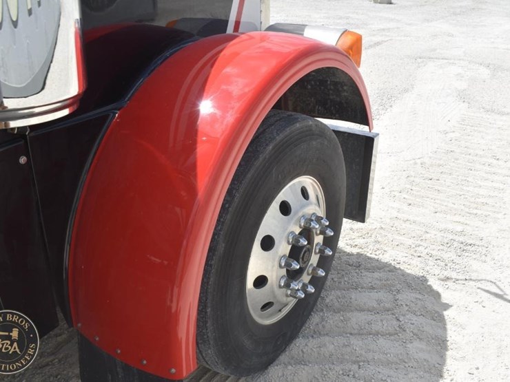 2005-peterbilt-378-image-51