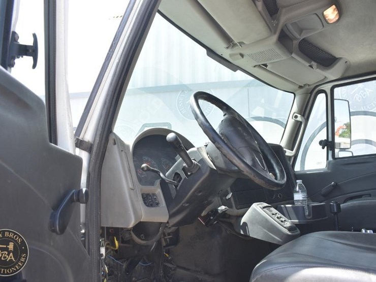 2012-international-durastar-4400-image-52