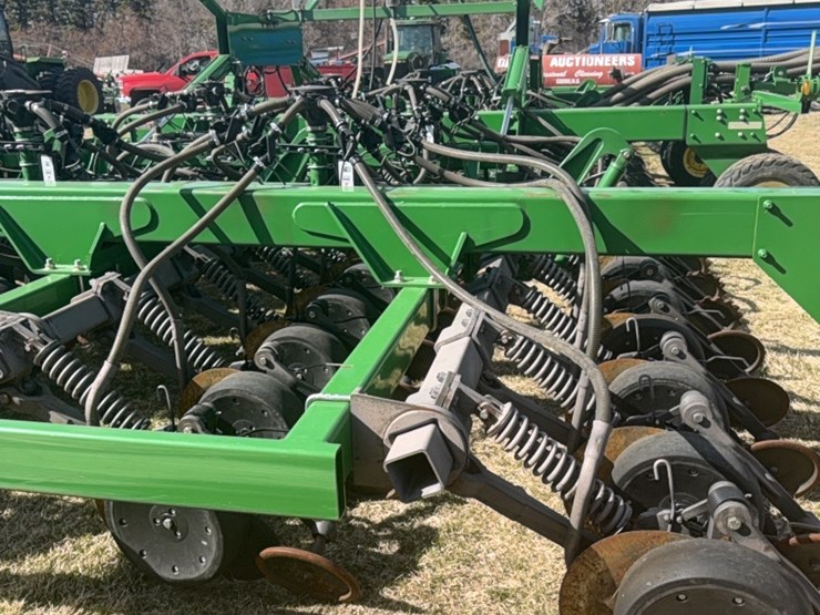 2000-john-deere-1910-image-60