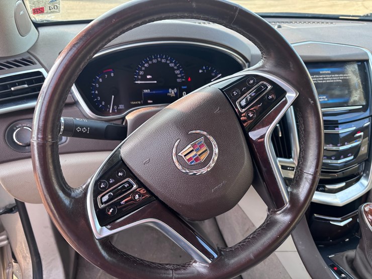 2015-cadillac-srx-image-13