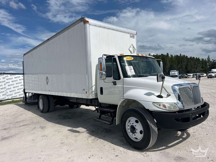 2018-international-durastar-4300-image-2