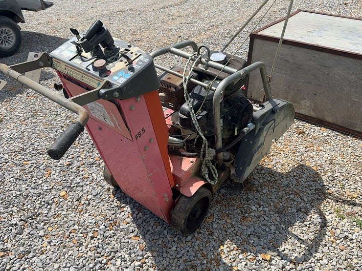 husqvarna-walk-behind-concrete-saw-image-6