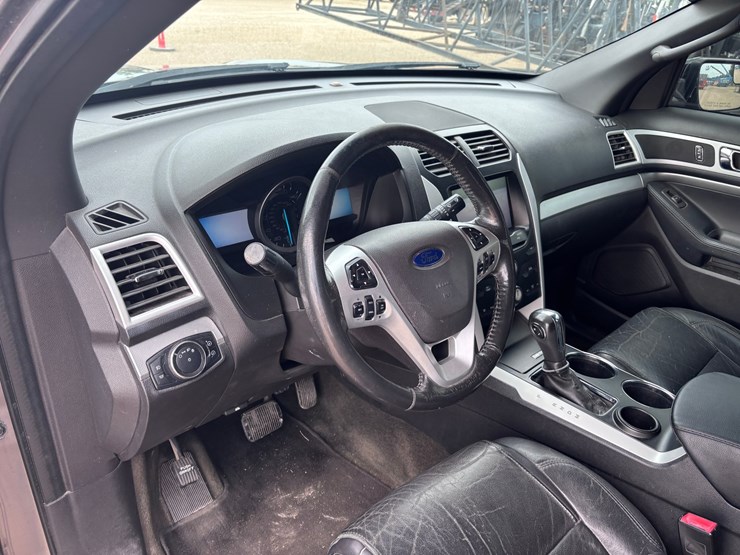 2013-ford-explorer-image-8