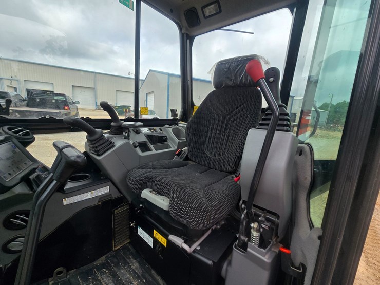 2023-bobcat-e35i-image-31