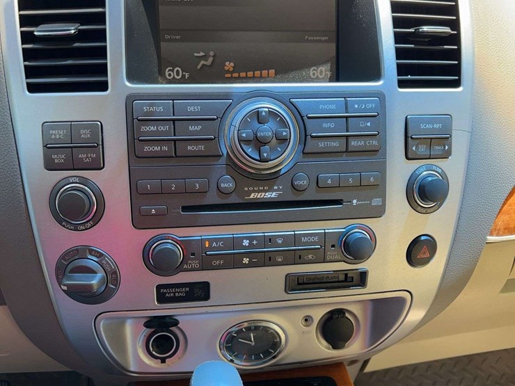 2010-infiniti-qx56-image-37