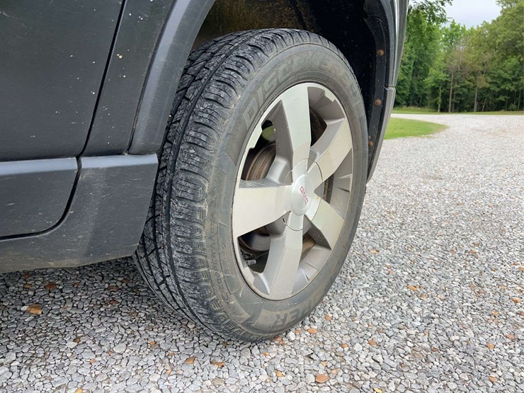 2012-gmc-acadia-image-11