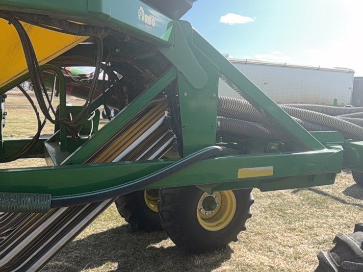 2000-john-deere-1910-image-146