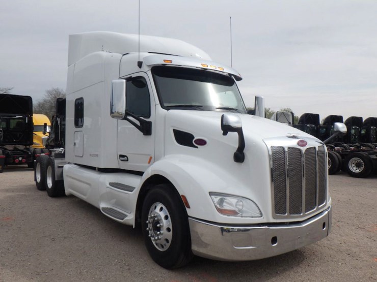 2020-peterbilt-579-image-2