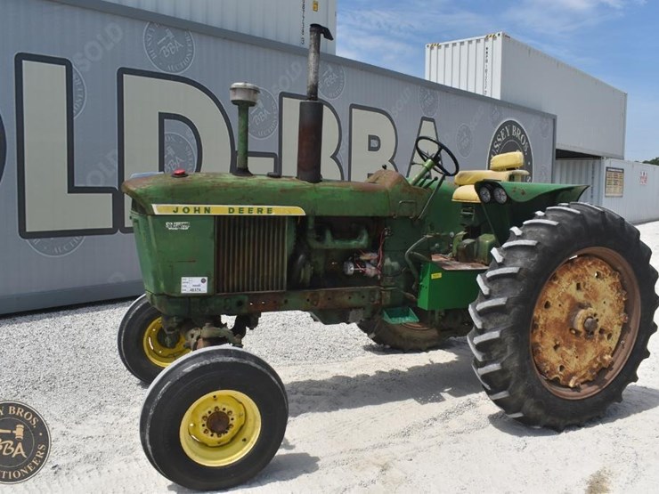 john-deere-3010-image-1