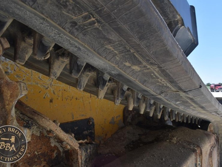 2018-deere-333g-image-43