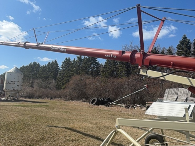 10-x-70-farmking-auger-with-swing-out-mechanical-drive-hopper￼-image-18