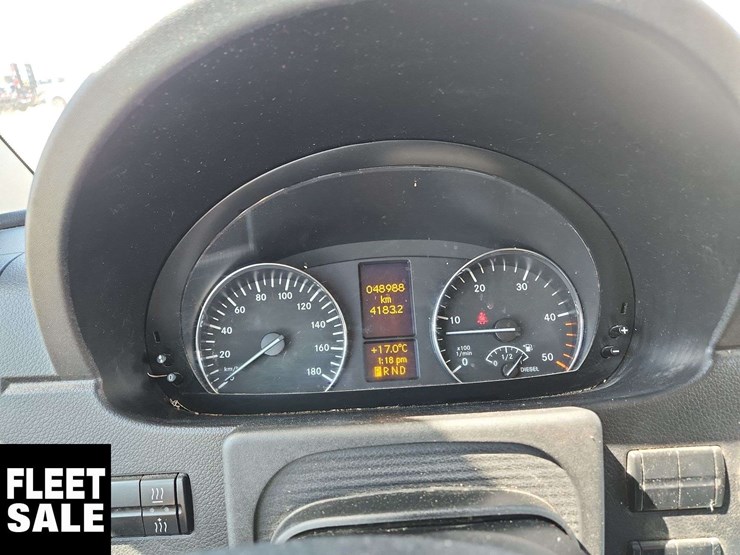 2015-mercedes-benz-sprinter-3500-image-34