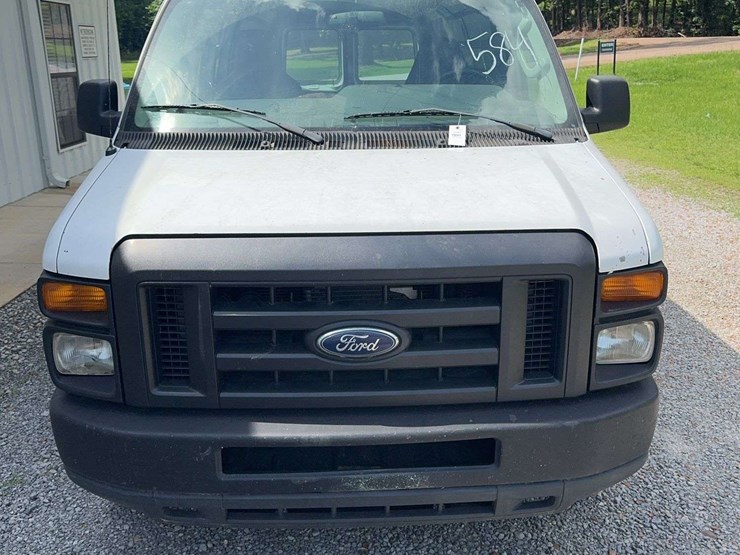 2013-ford-e150-image-5
