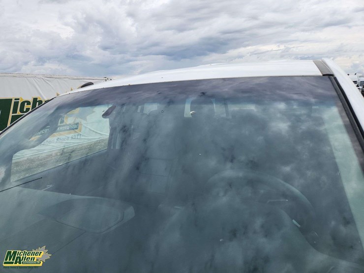 2015-toyota-tundra-image-35