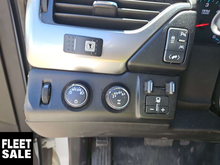 2018-chevrolet-tahoe-image-22