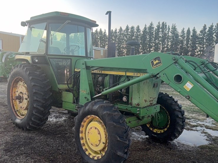 john-deere-725-image-1