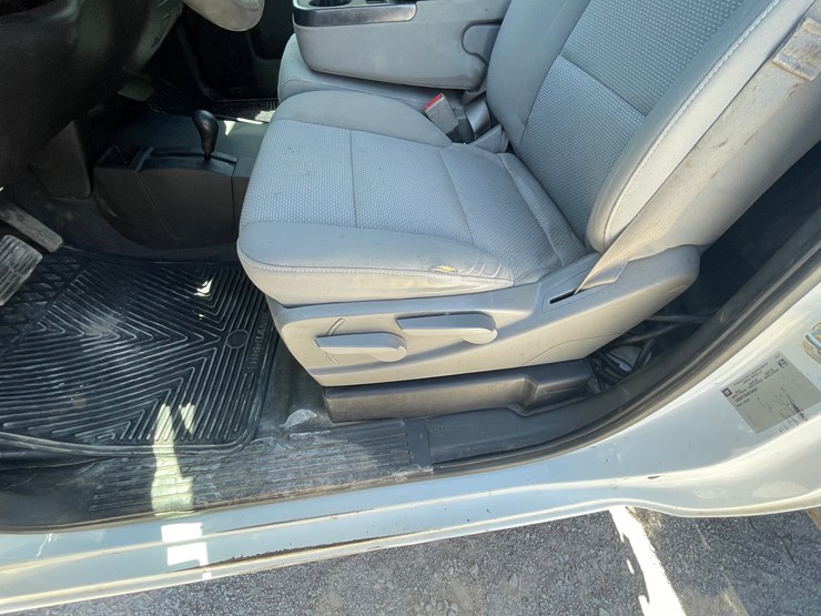 2016-chevrolet-silverado-3500-image-26