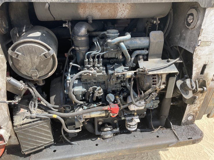2013-bobcat-s650-image-55