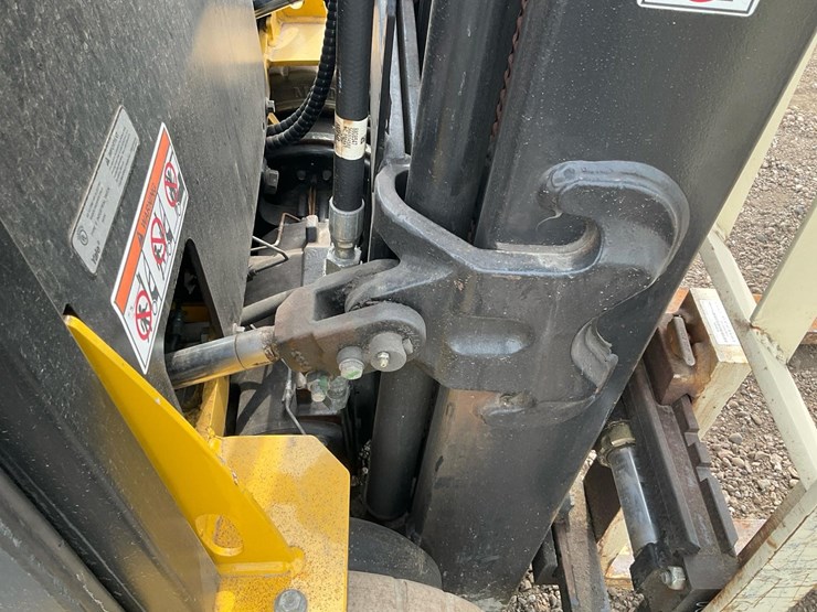 #1358-•-2017-yale-electric-forklift-image-23