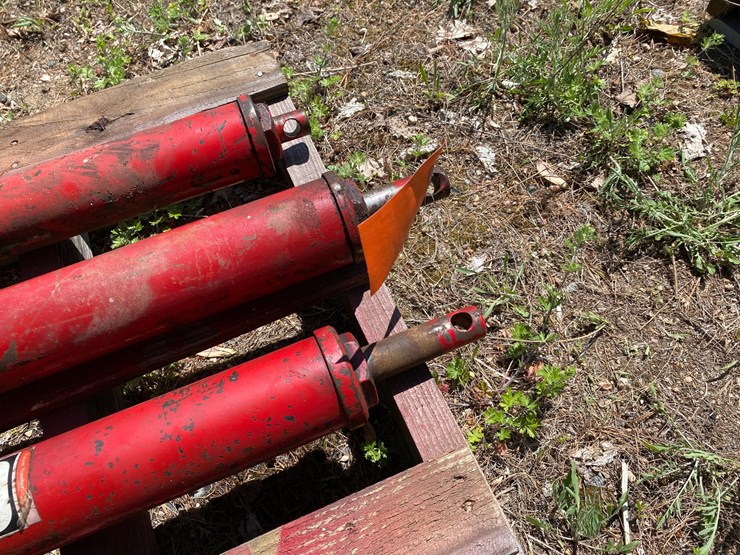 #7434-•-(3)-hydraulic-long-ram-jacks-(antigo,-wi)-image-8