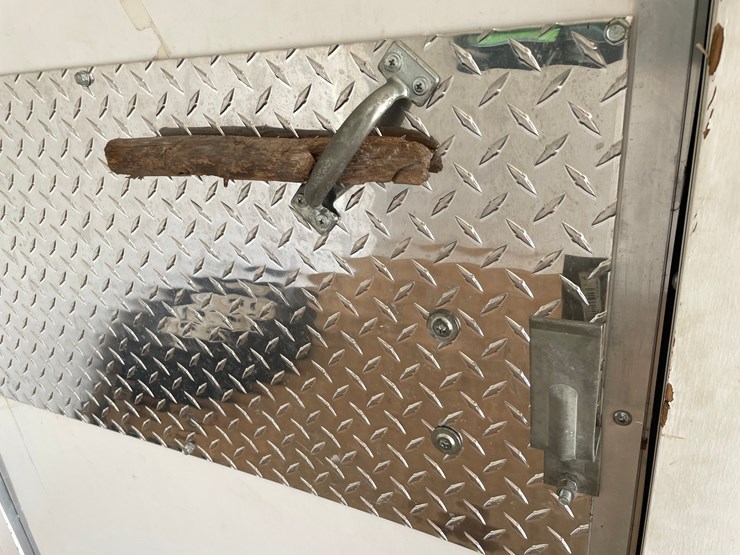 #412-•-2012-middlebury-16'-enclosed-trailer-(has-wi-title)-image-71