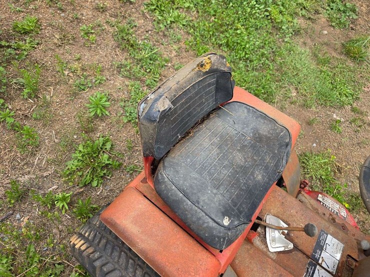 massey-ferguson-12-image-3
