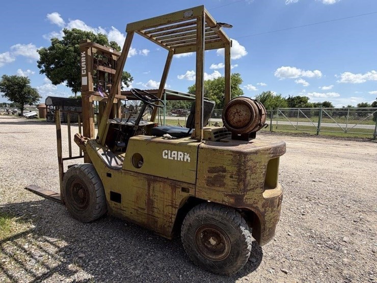 l2--clark-propane-forklift-c500-y50-image-1