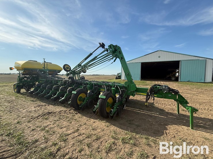 2011-john-deere-1770nt-ccs-image-3
