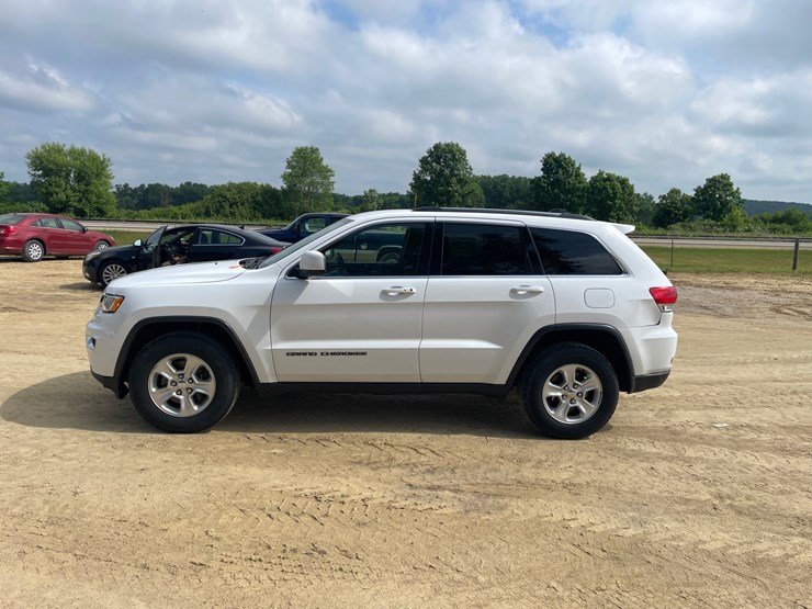 2017-jeep-grand-cherokee-laredo-image-8