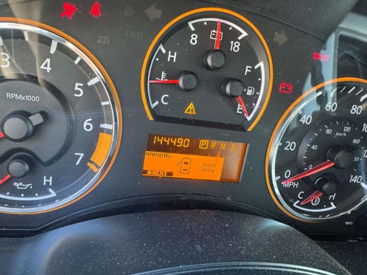 2014-nissan-armada-image-29