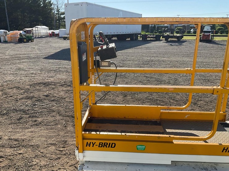 #1310-•-2012-hy-brid-hb-1030-scissor-lift-image-26