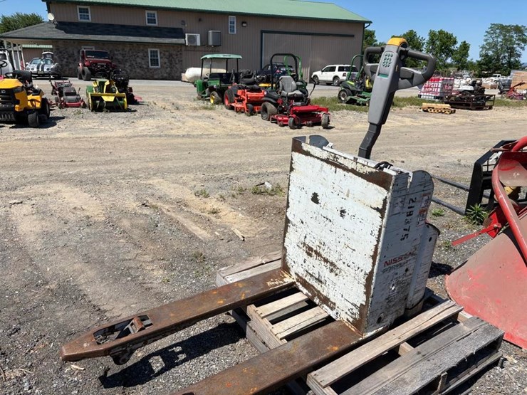 electric-pallet-jack-image-1