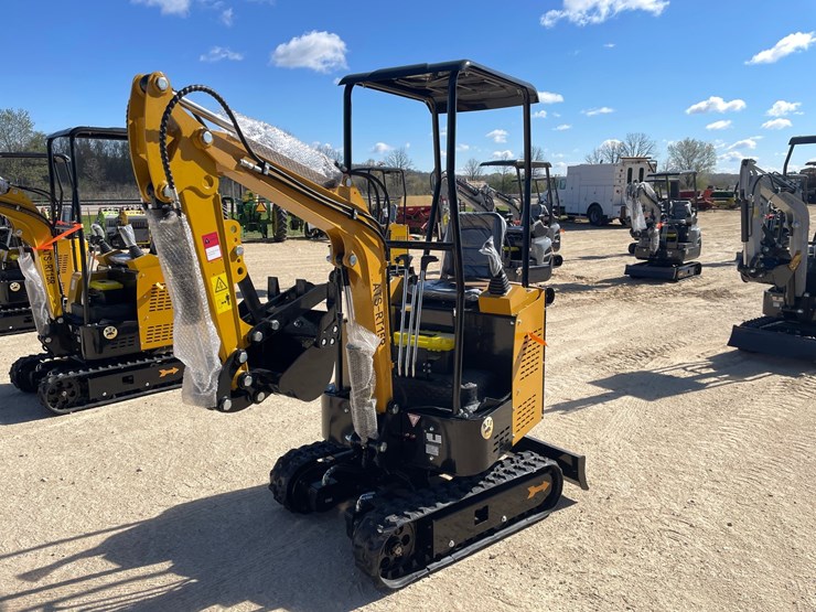#1100-•-new-ats-rt15r-mini-excavator-image-1