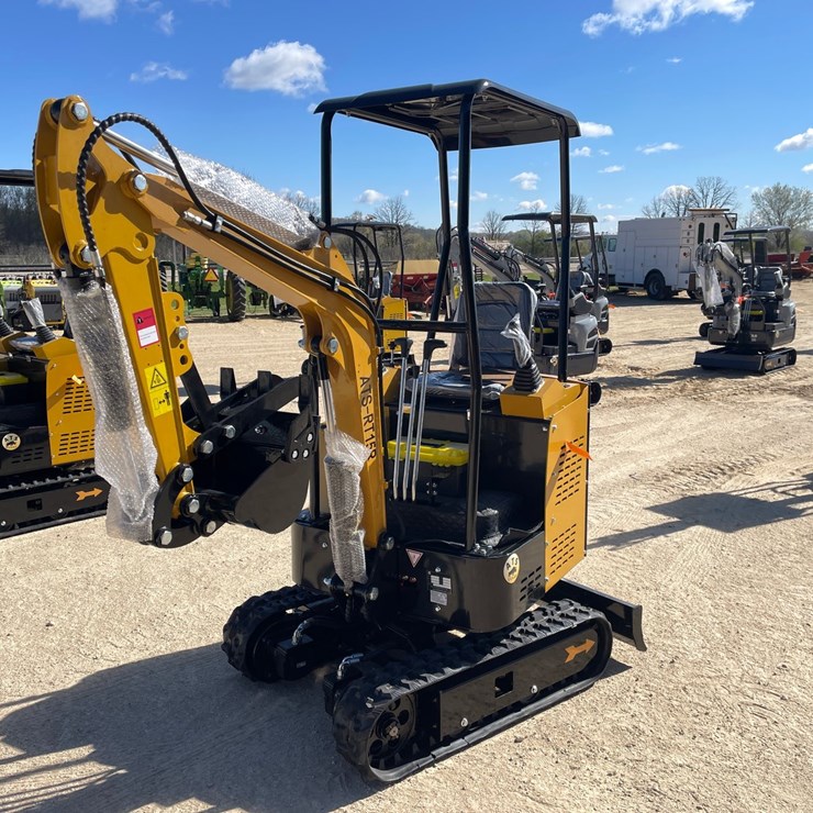 #1100 • New ATS-RT15R Mini Excavator