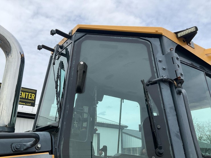 2014-deere-650k-xlt-image-39