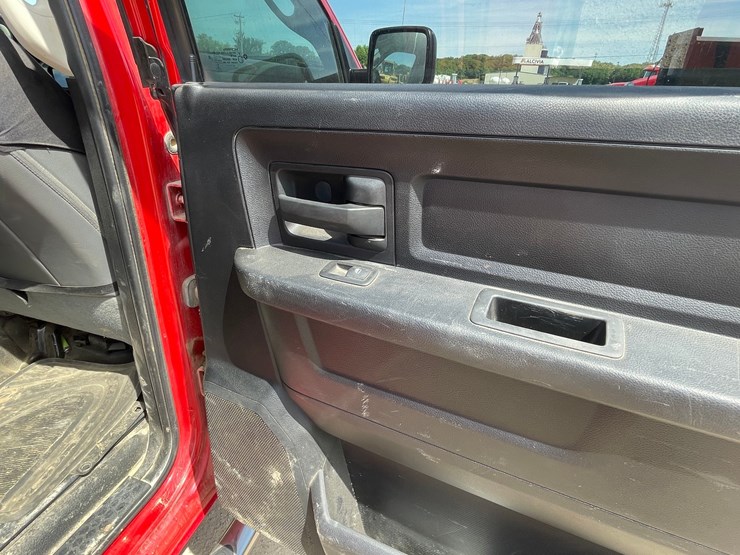 2015-dodge-ram-2500-image-17