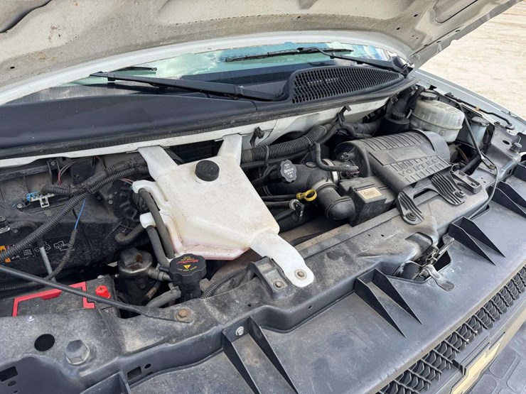 2013-chevrolet-express-g2500-image-22