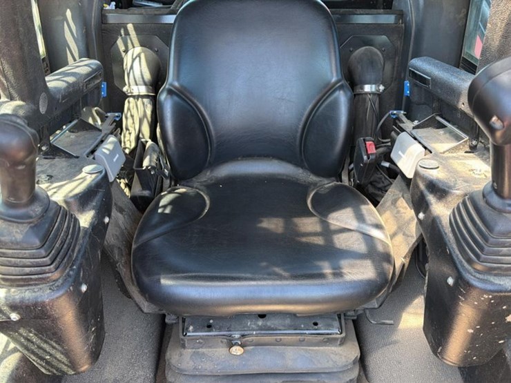 2023-manitou-2550rt-image-25