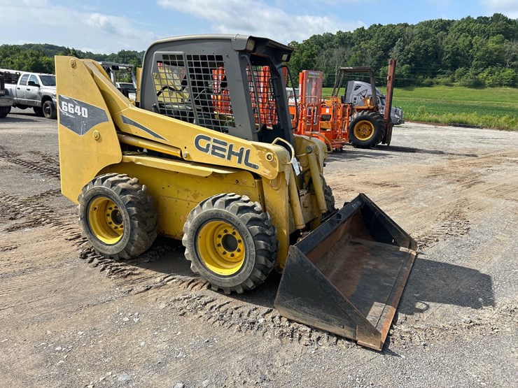 gehl-6640-image-1